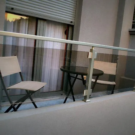 Modern Delux Cube *